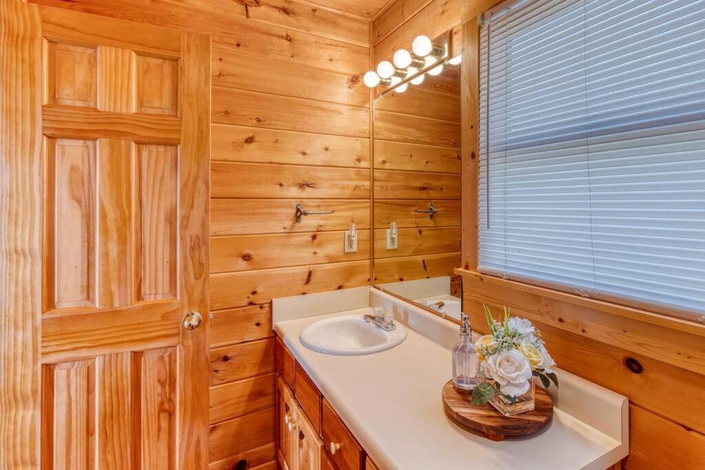Mtn Cabin Sleeps 10 - 5 Mins To Fishing & Camping 埃利杰 外观 照片